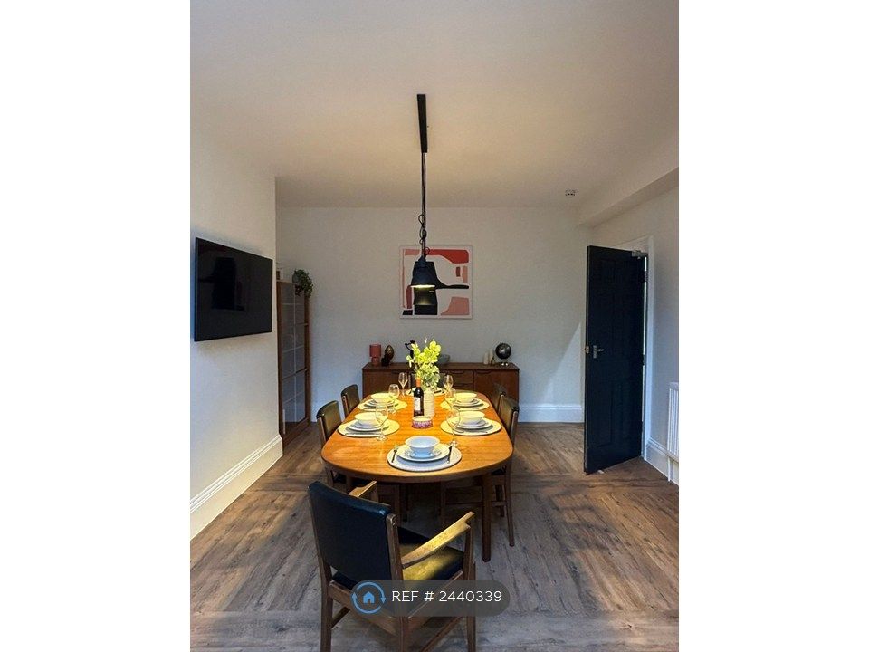 Property photo 3 of 21 Large Dining Area