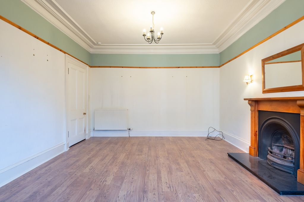 Property photo 3 of 27