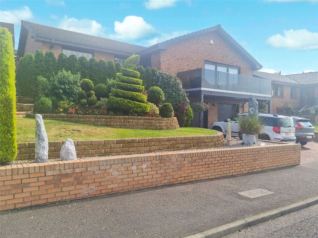 Property photo 1 of 18 External