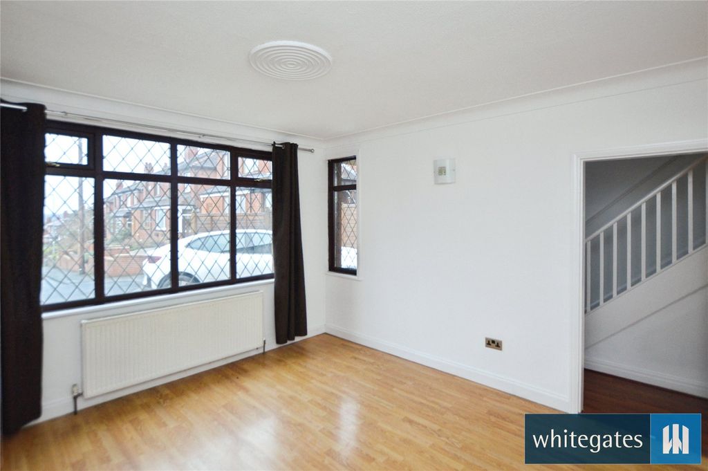 Property photo 3 of 16 Picture No. 12