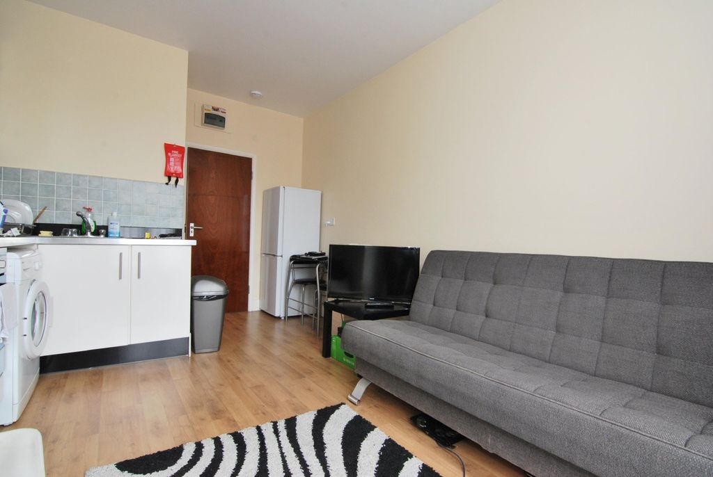 Property photo 3 of 6 Image3