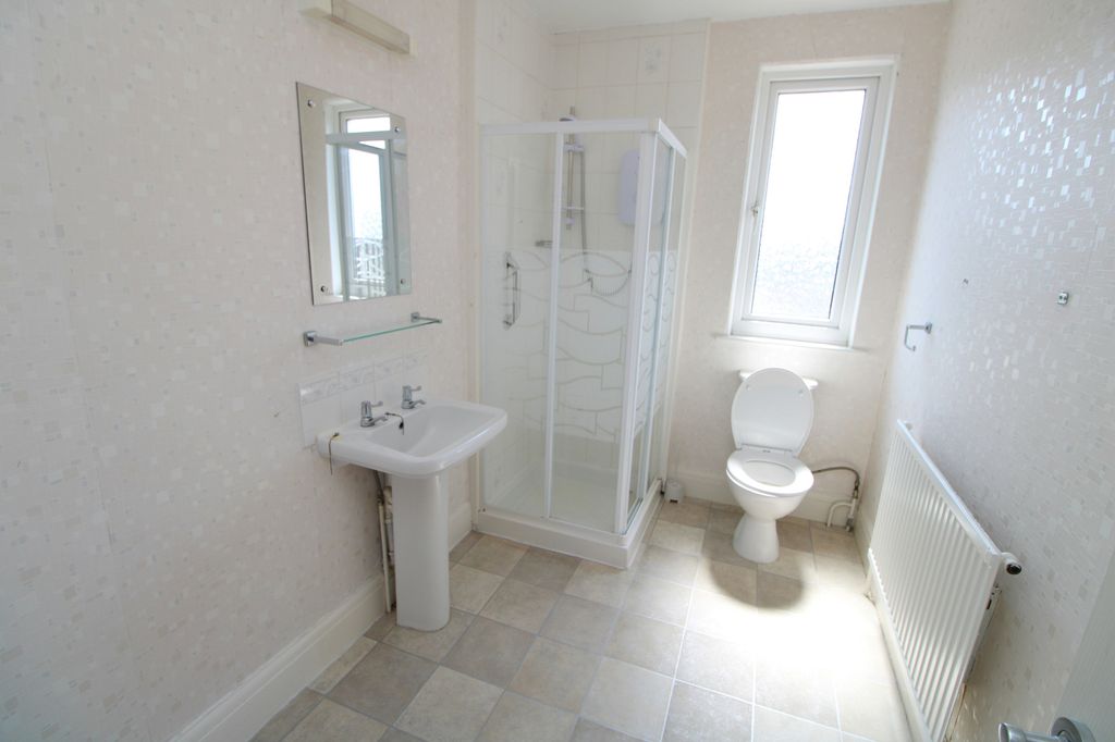 Property photo 1 of 2