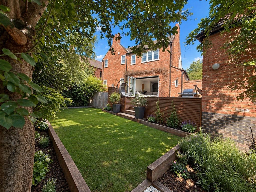 Property photo 2 of 24