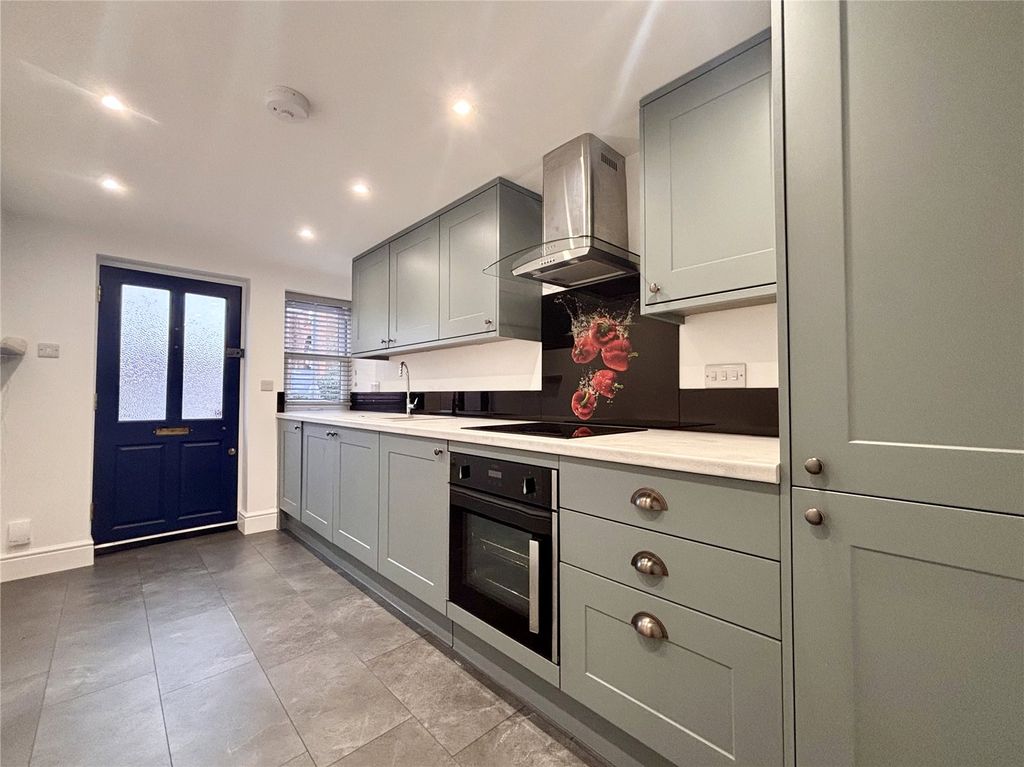 Property photo 2 of 13 Picture No. 12