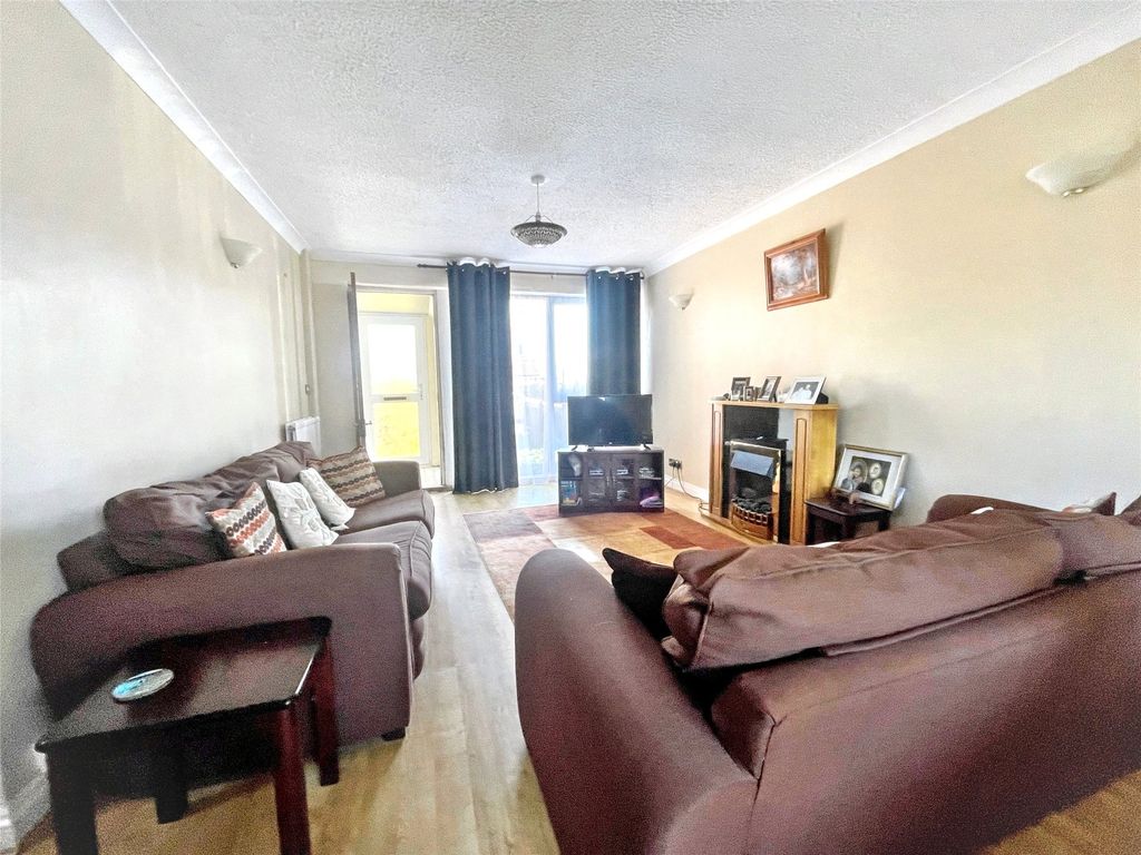 Property photo 3 of 17 Picture No. 04