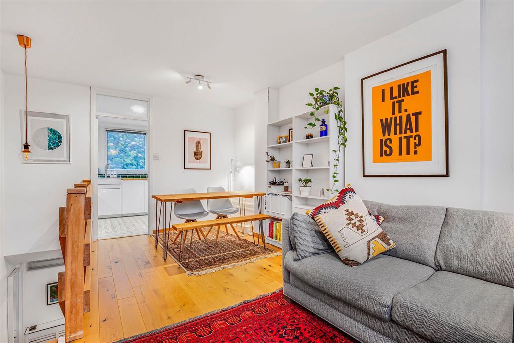 Property photo 3 of 10 Davies_And_Davies-_45_Blenheim_Court-10.Jpg