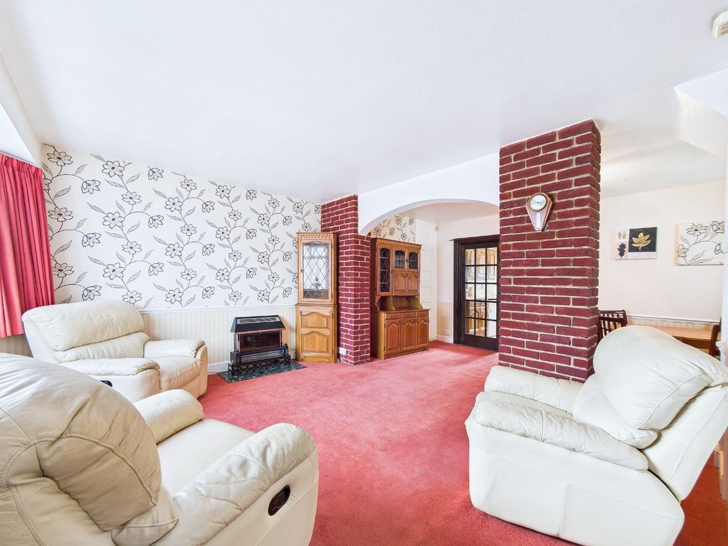 Property photo 3 of 15 3896325