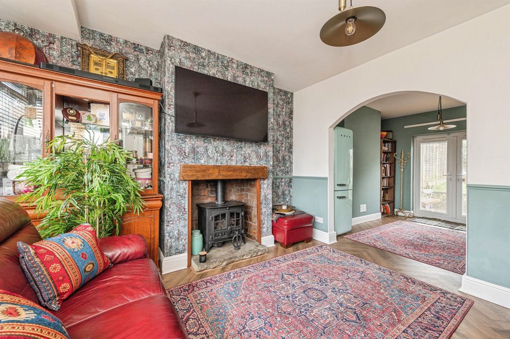 Property photo 3 of 14