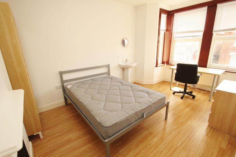 Additional image 10 of 6 bed detached house to rentFrederica Road, Bournemouth BH9