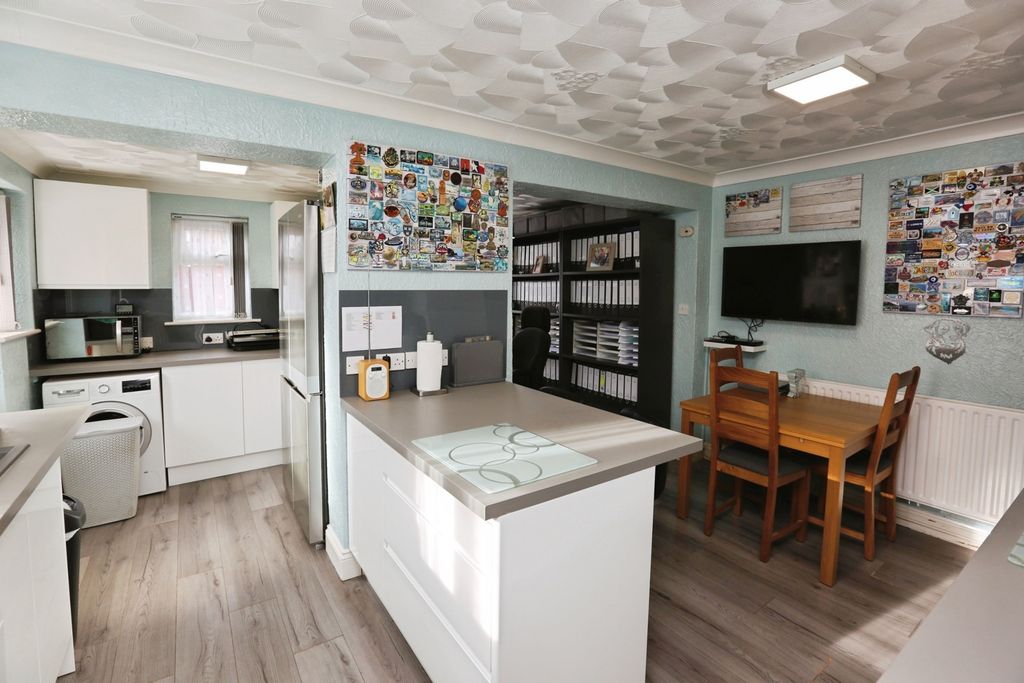 Property photo 3 of 13 Pbox-Img.Jpg