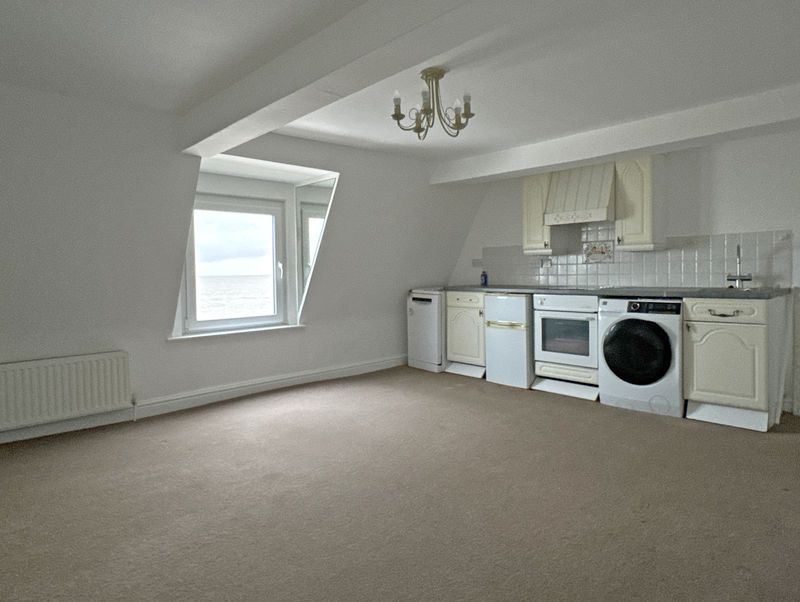 Property photo 3 of 12 Penthouse Flat