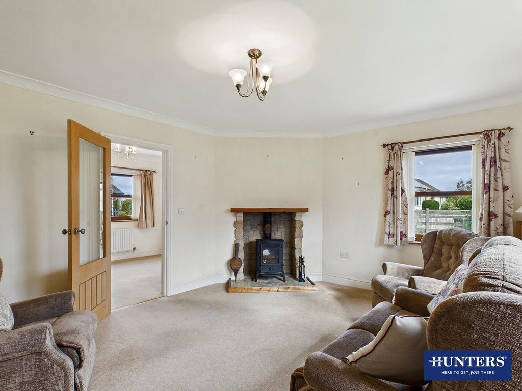 Property photo 3 of 20 Living Room