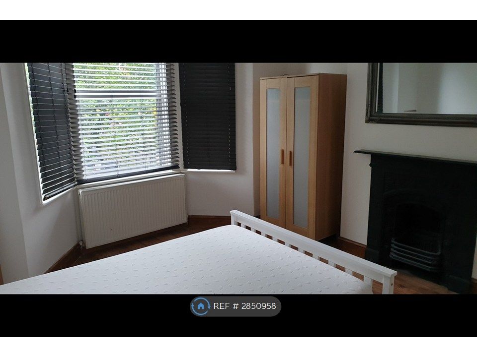 Property photo 2 of 8 Bedroom 1