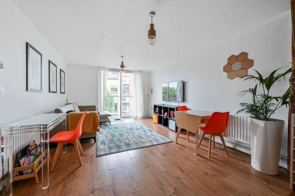 Property photo 2 of 11