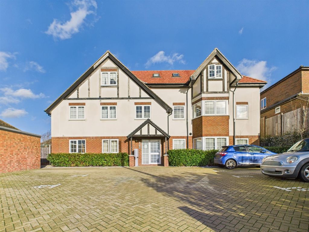 Property photo 1 of 13 Cam02885G0-Pr0520-Still019.Jpg