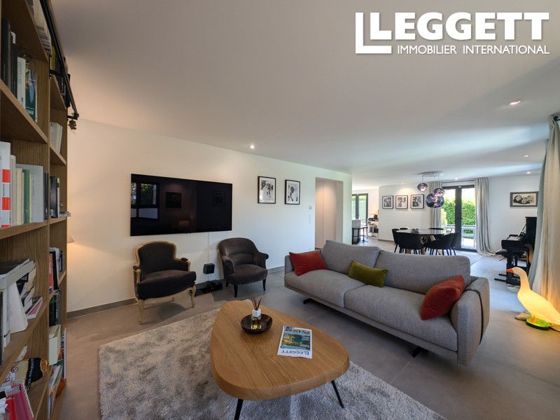 Property photo 3 of 10