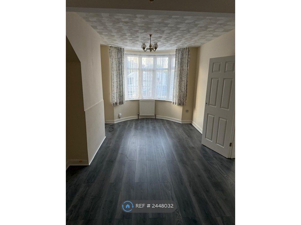 Property photo 2 of 12 Living Room