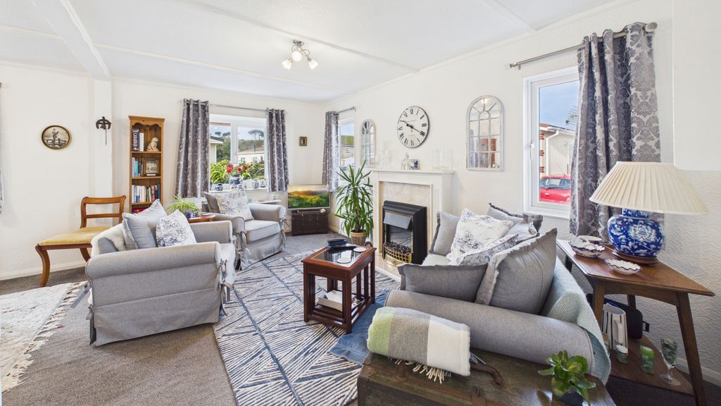 Property photo 3 of 12 Gallery