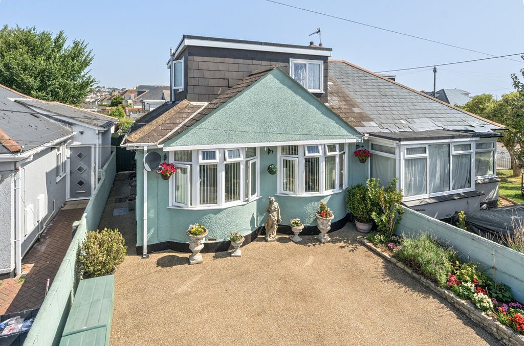 Property photo 2 of 17 1330559-1-6883583...