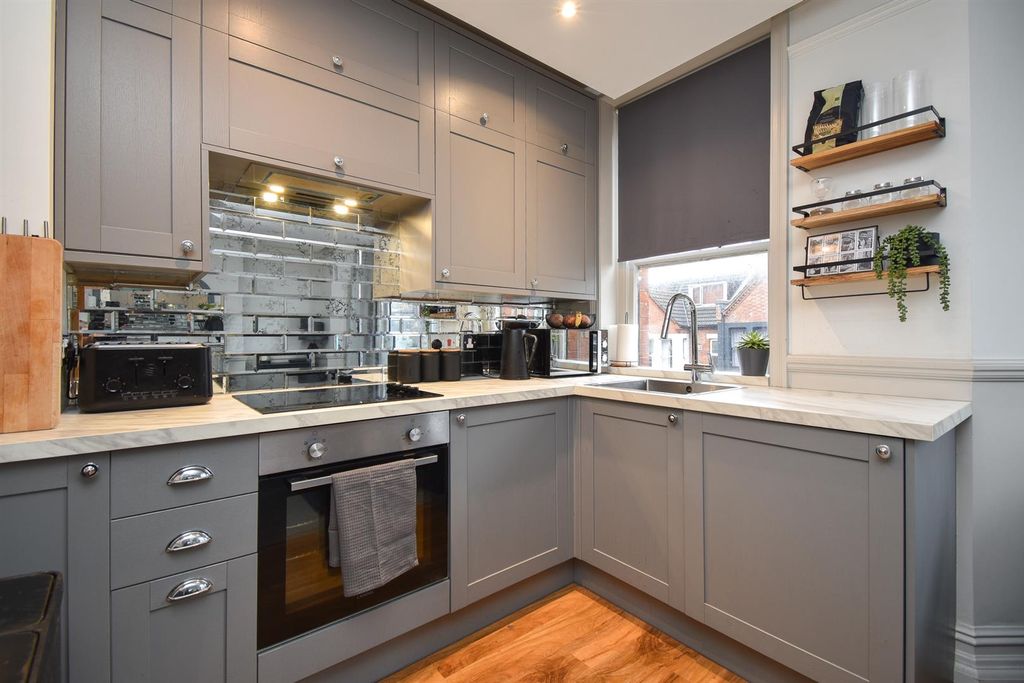 Property photo 3 of 15 Kitchen