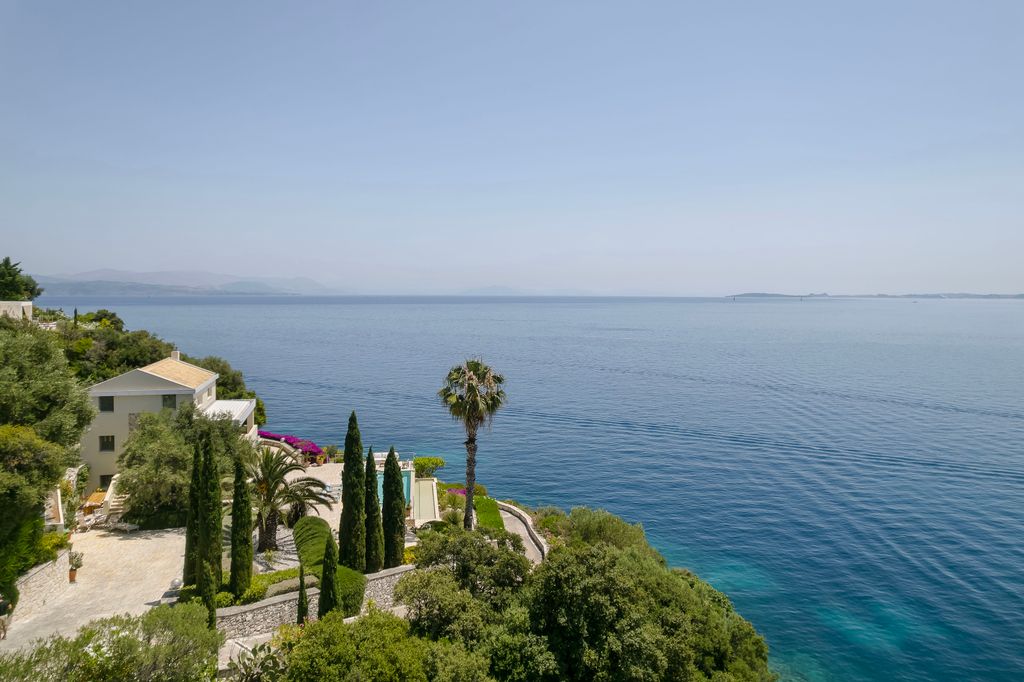 Property photo 2 of 46