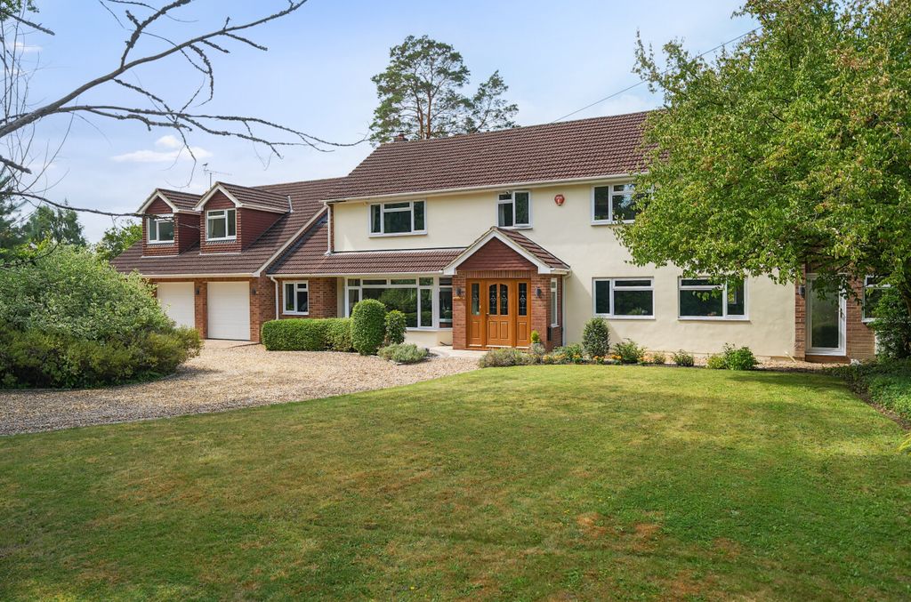 Property photo 1 of 25 1335478-1-6896007...