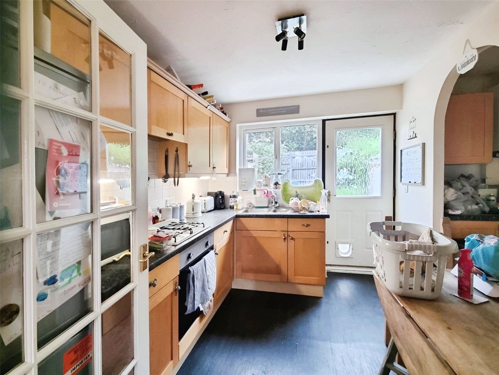 Property photo 2 of 7 Kitchen
