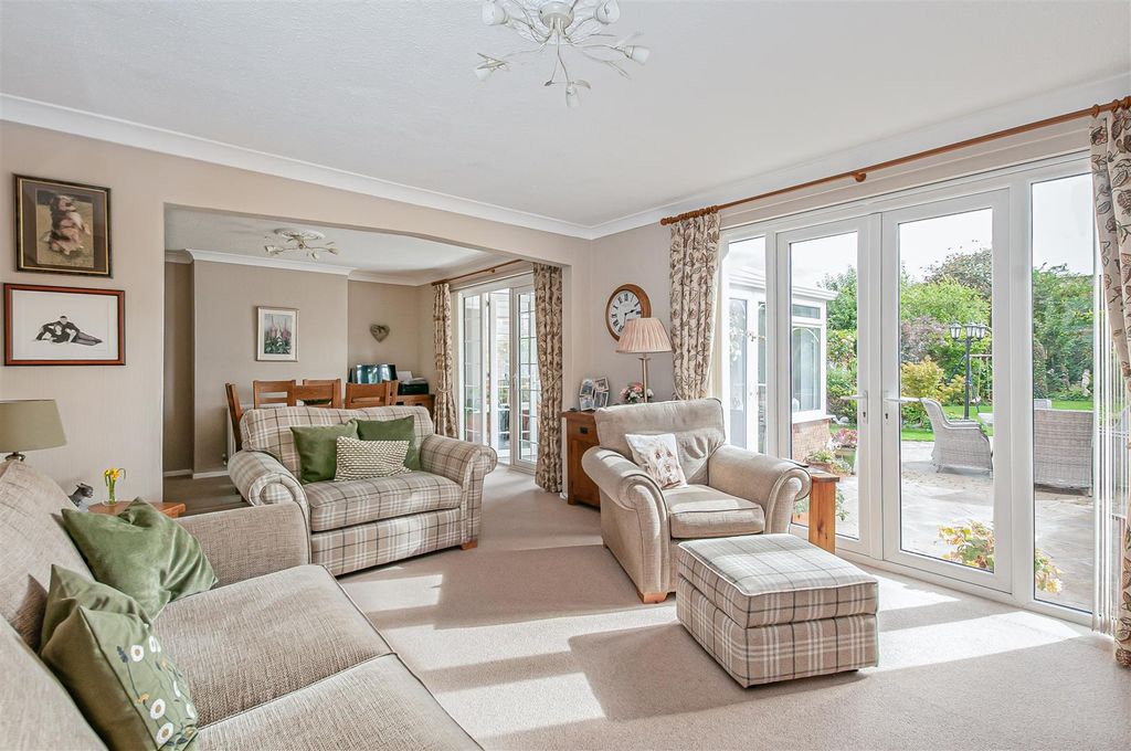 Property photo 2 of 23 121 Western Road12.Jpg