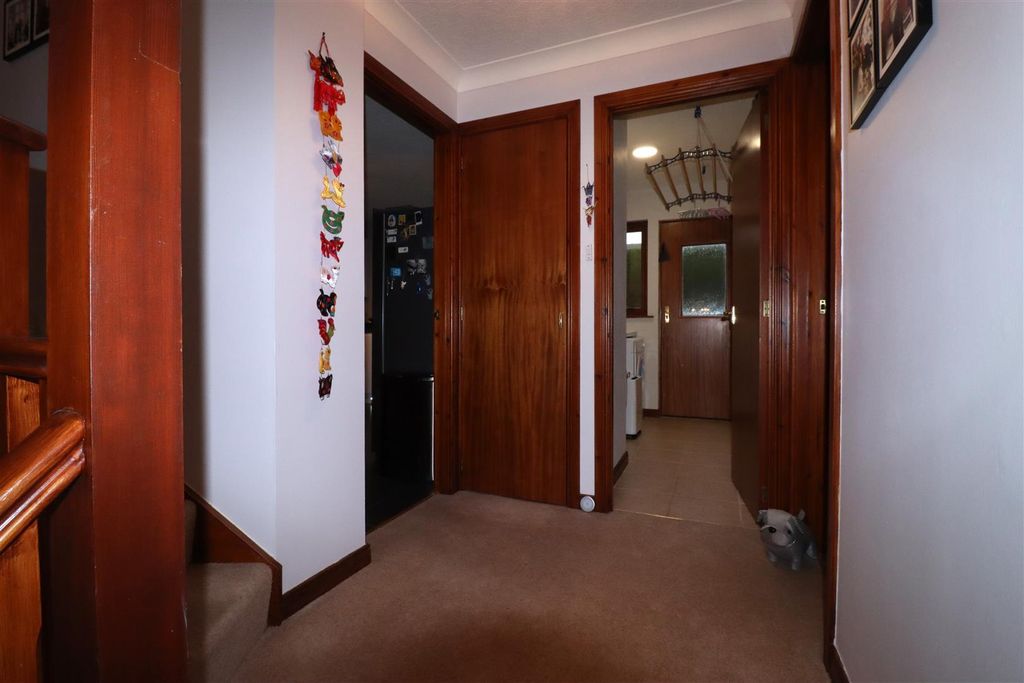 Property photo 3 of 54 Landing.Jpg