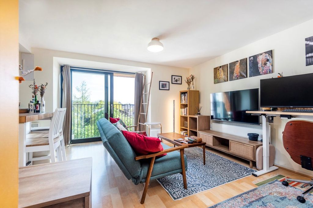 Property photo 3 of 7