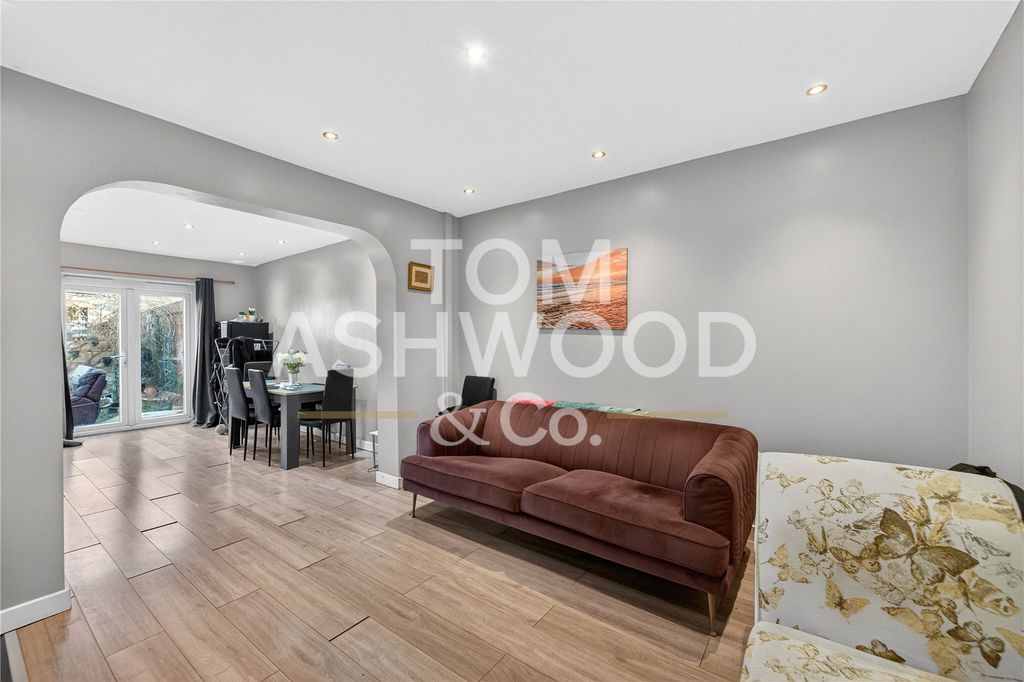 Property photo 3 of 17 Picture No. 30