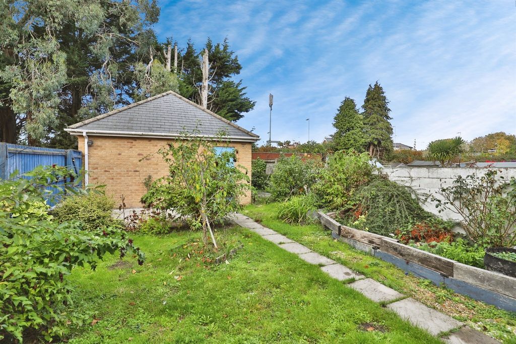 Property photo 3 of 13