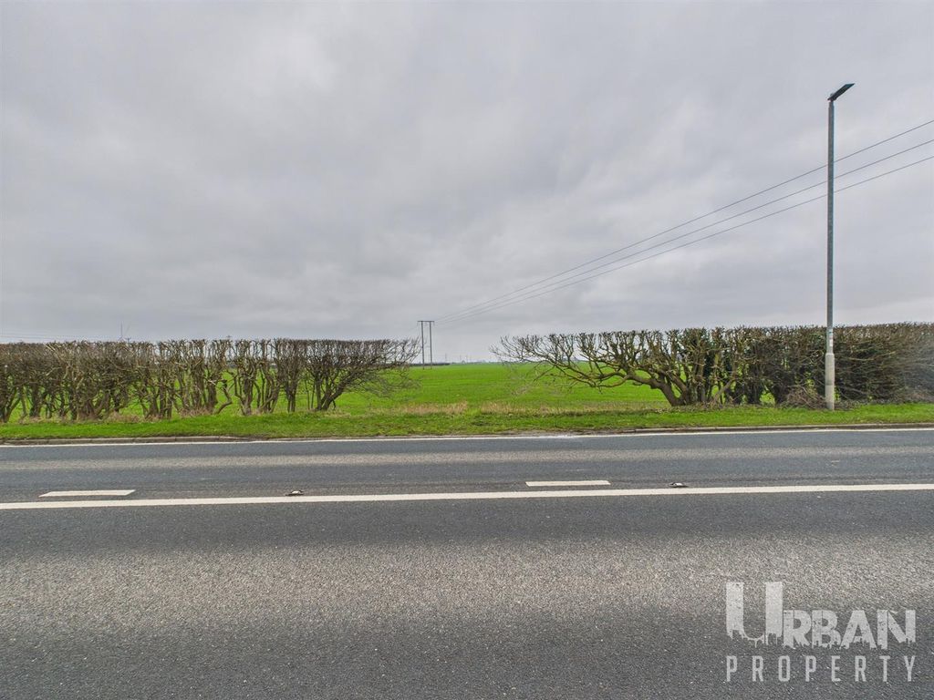 Property photo 3 of 16 Cam03038G0-Pr0219-Still003.Jpg