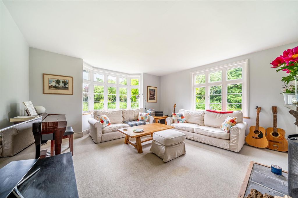 Property photo 2 of 25