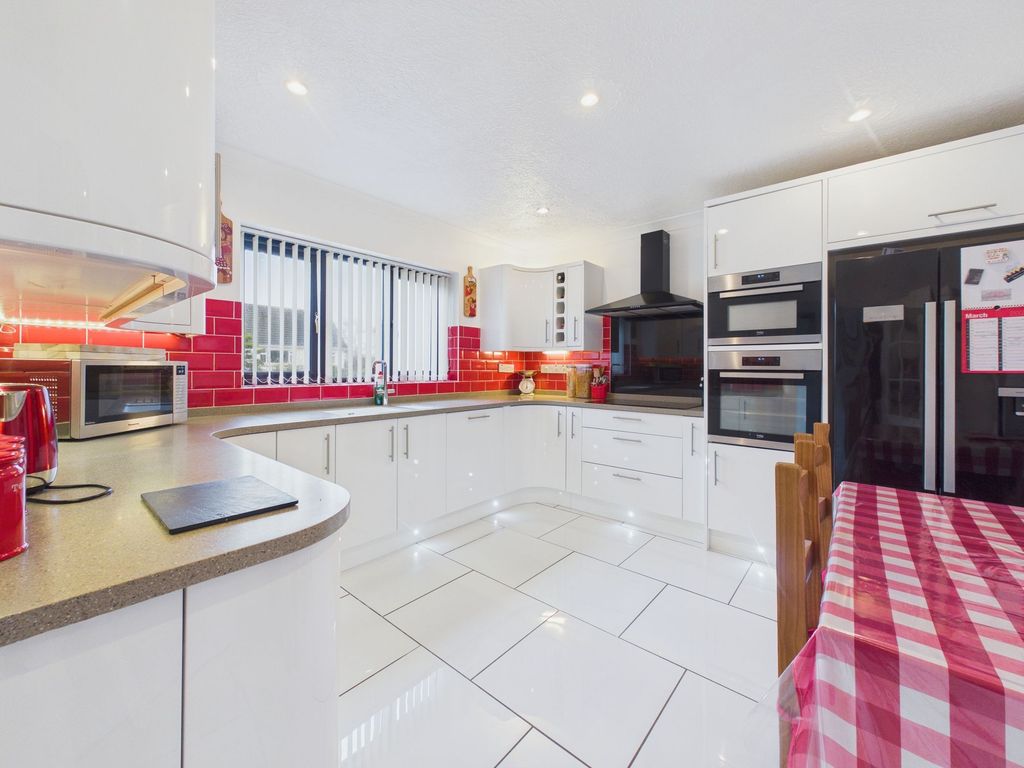 Property photo 2 of 25