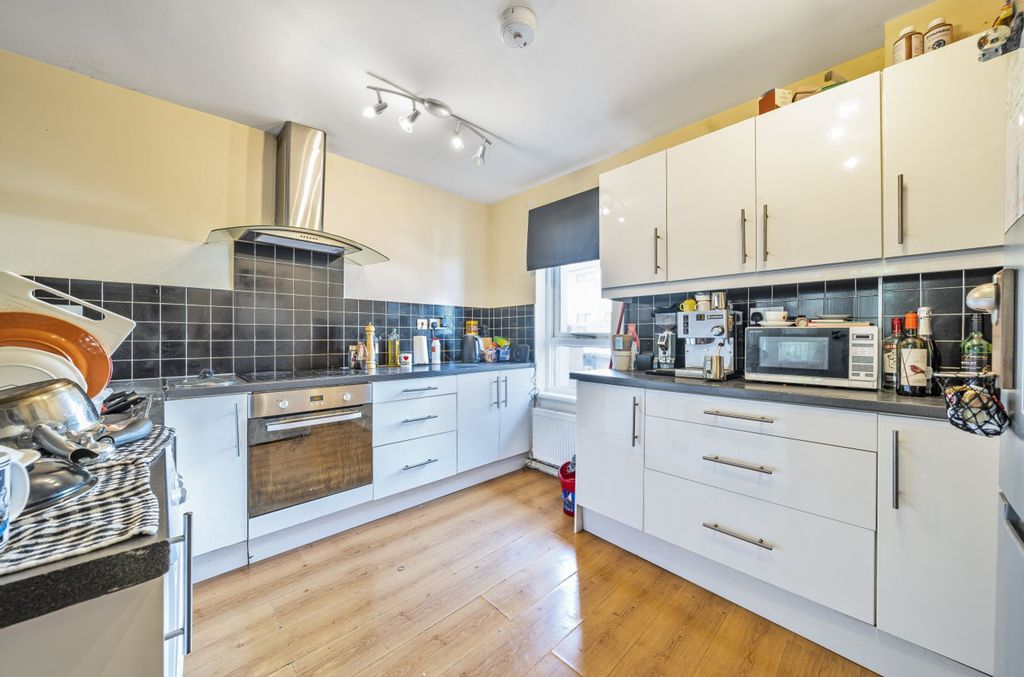 Property photo 3 of 16