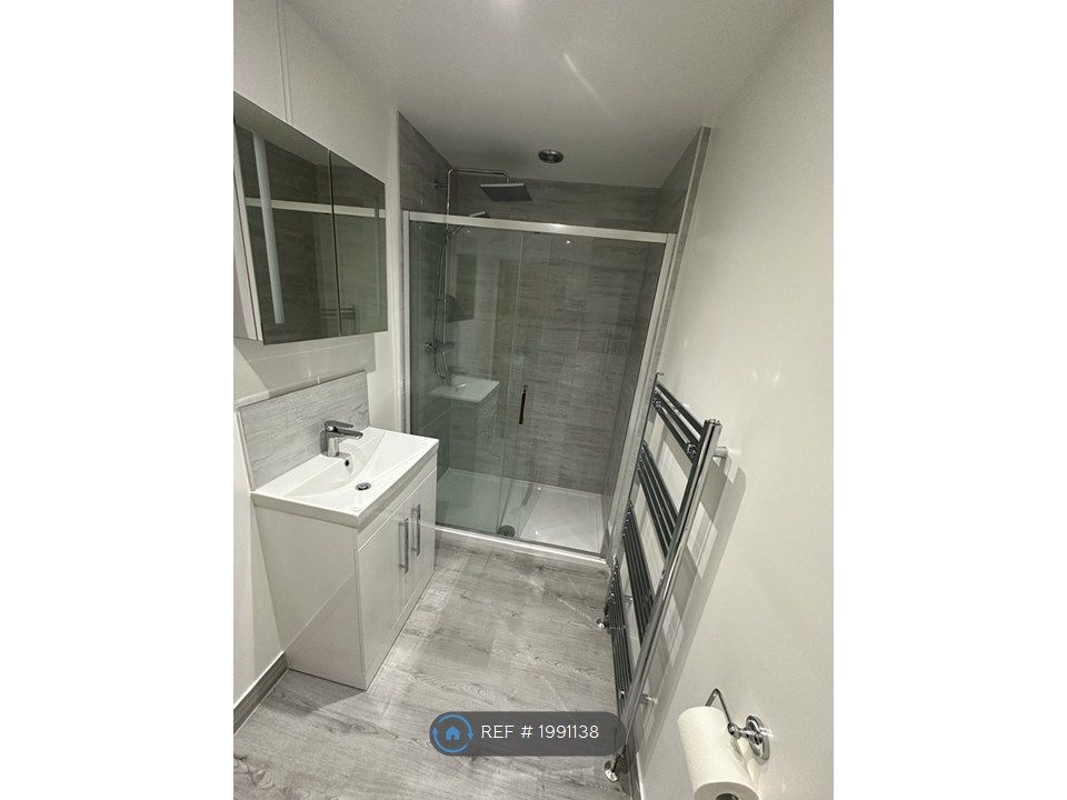 Property photo 3 of 12 Bathroom