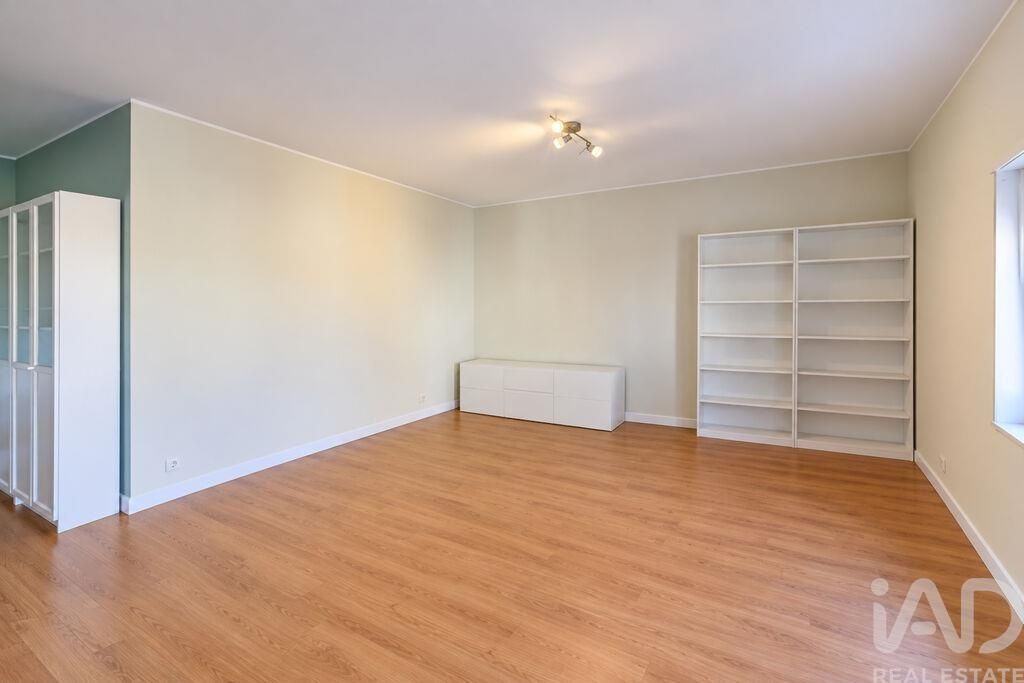 Property photo 2 of 33