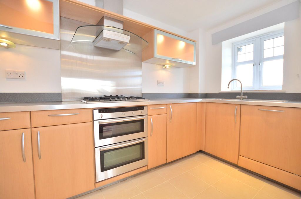 Property photo 2 of 13 Kitchen