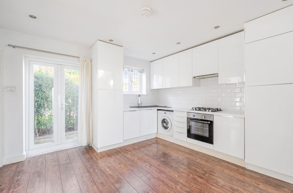 Property photo 3 of 12 1435200-12-69c501...