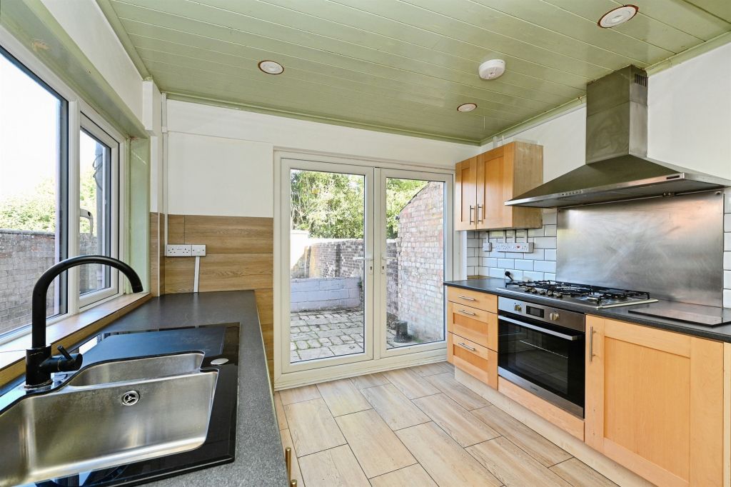 Property photo 2 of 12