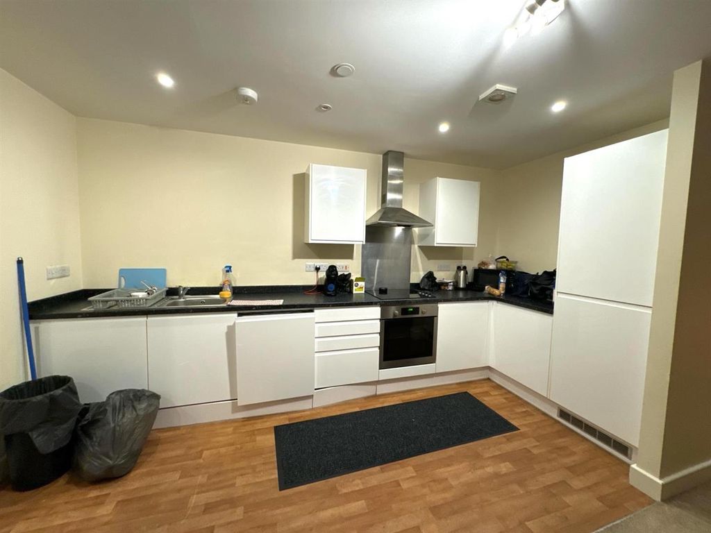 Property photo 3 of 6 Kitchen.Jpg