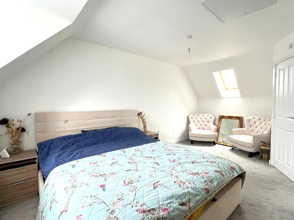 Additional image 7 of 4 bed end terrace house for saleFauna Field, Dunstable, Bedfordshire LU5