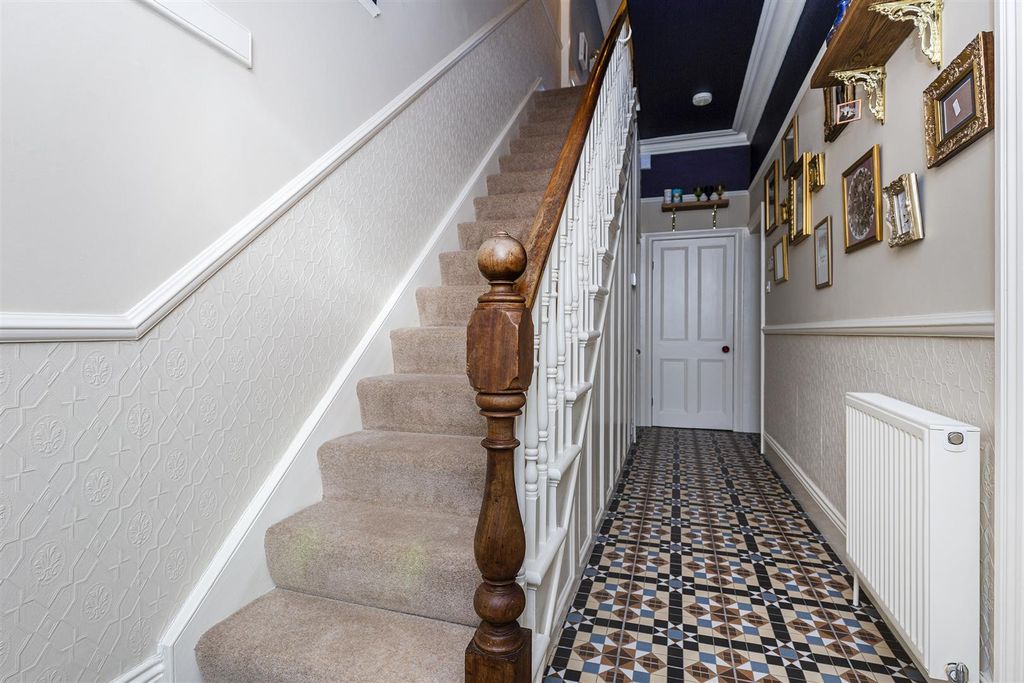 Property photo 2 of 23 Hallway