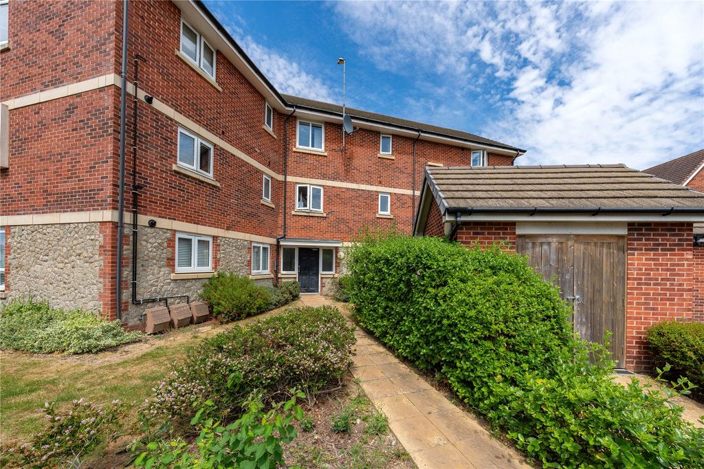 Property photo 3 of 12 External