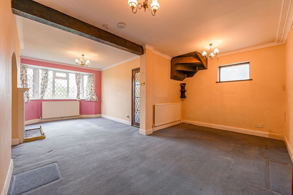 Property photo 2 of 19