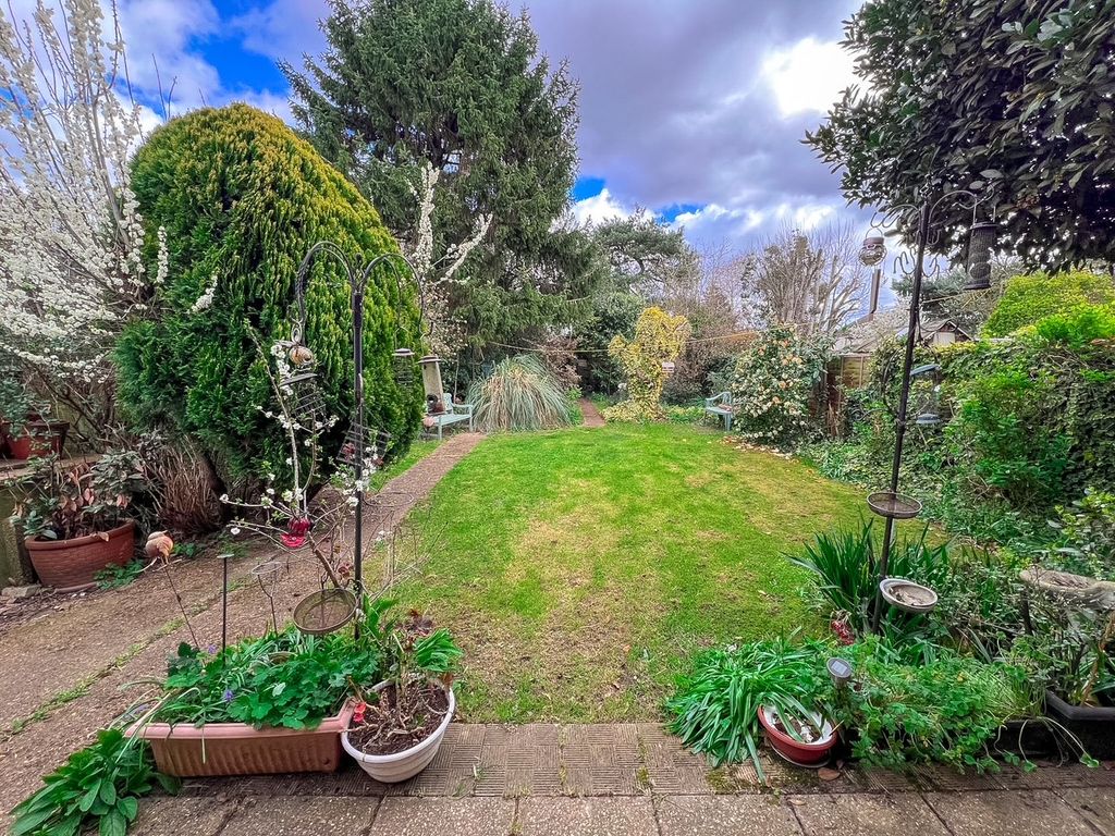 Property photo 2 of 40