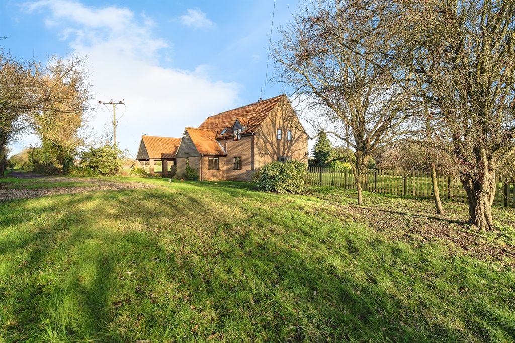 Property photo 2 of 20