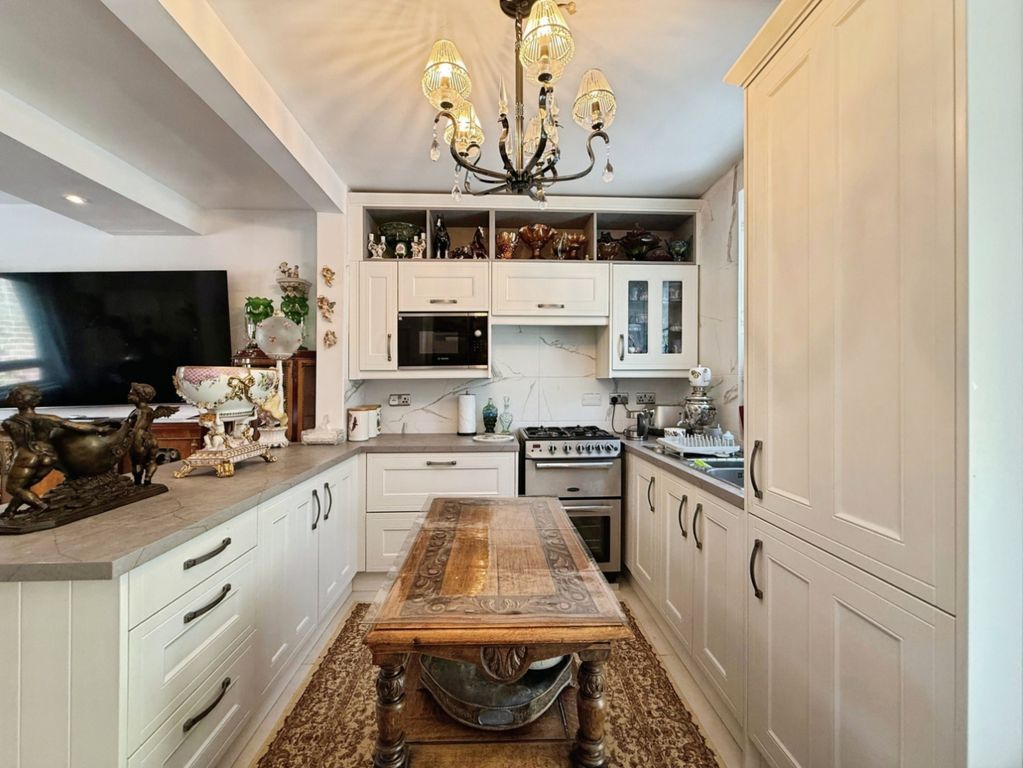 Property photo 2 of 19 Pbox-Img.Jpg