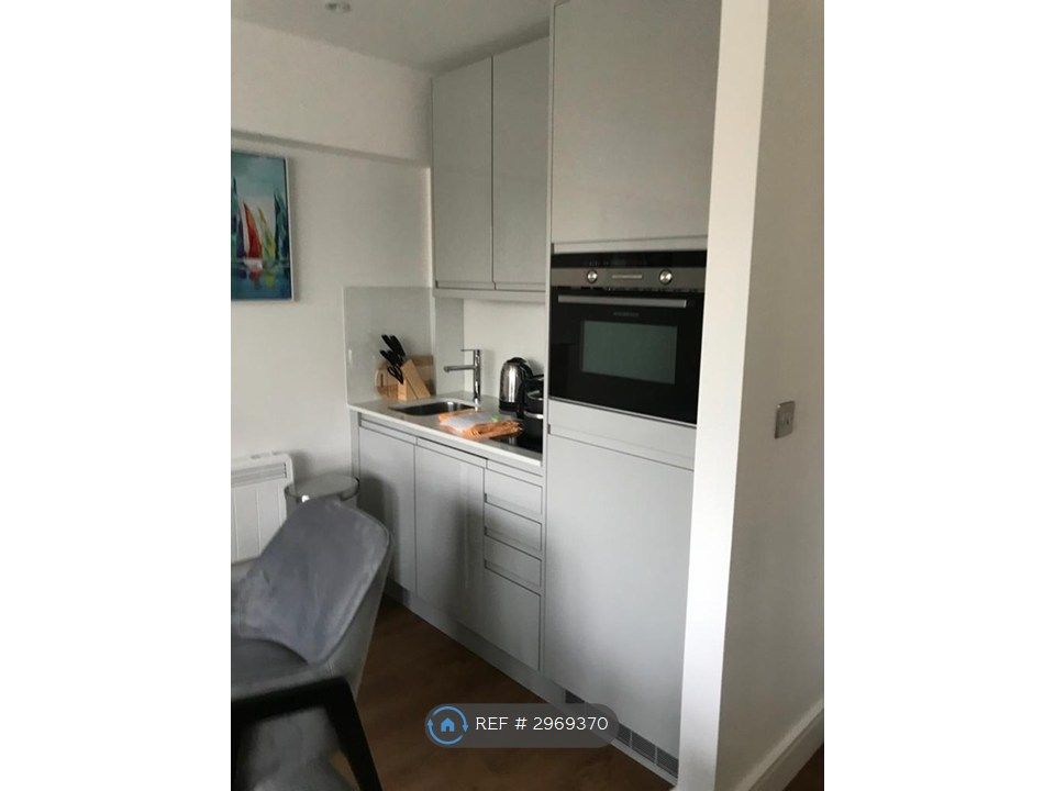 Property photo 3 of 4 Kitchen